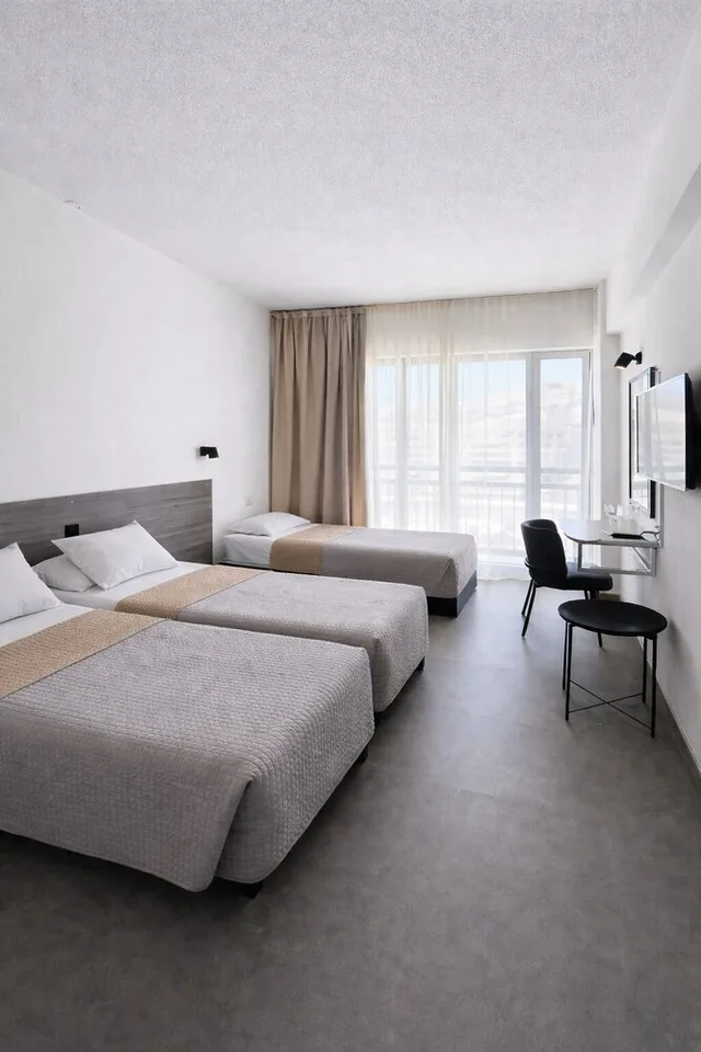 غرفة قياسية ثلاثية بثلاثة أسرّة، Navarria Hotel 2/10