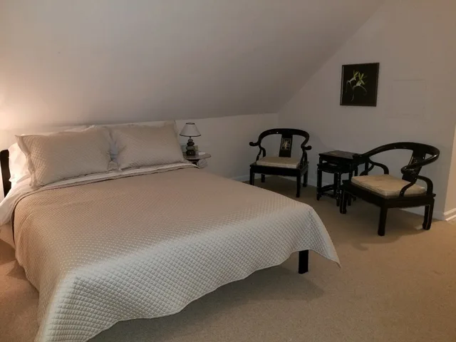 لوفت بسرير كوين، Lily Creek Lodge 2/6