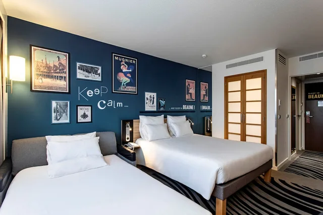 غرفة كلاسيكية بسرير مزدوج مع أريكة، NOVOTEL BEAUNE 3/10
