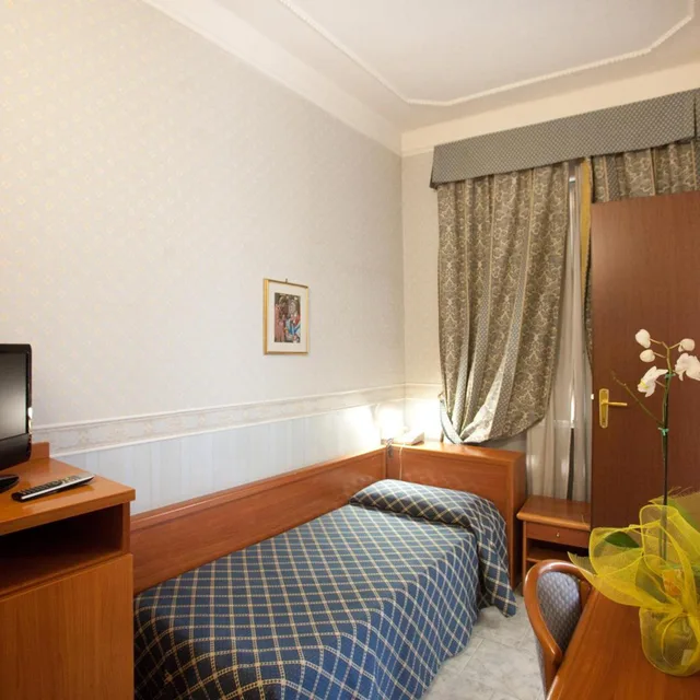 Room, Single, Hotel Emmaus 6/13