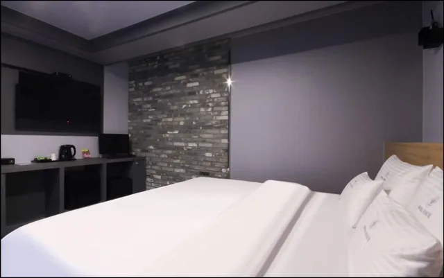 غرفة ديلوكس بسرير مزدوج، Color M Motel 4/6