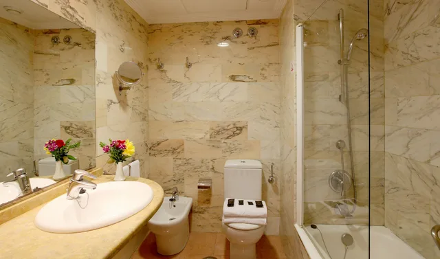 غرفة بسرير مزدوج بإطلالة على المدينة بشرفة، Poseidon Resort 9/9