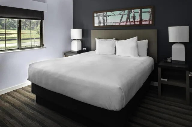 جناح بغرفتي نوم مفردة بسرير كينج، HYATT HOUSE MORRISTOWN 1/2