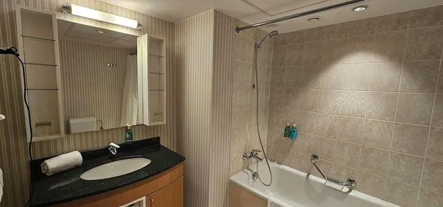 Studio, Twin Beds, Balcony, B-Aparthotel Ambiorix 5/5
