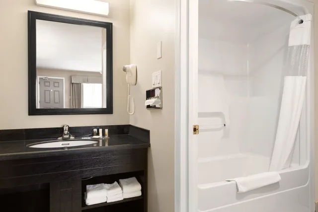 جناح بغرفتي نوم، Days Inn By Wyndham Golden 5/7