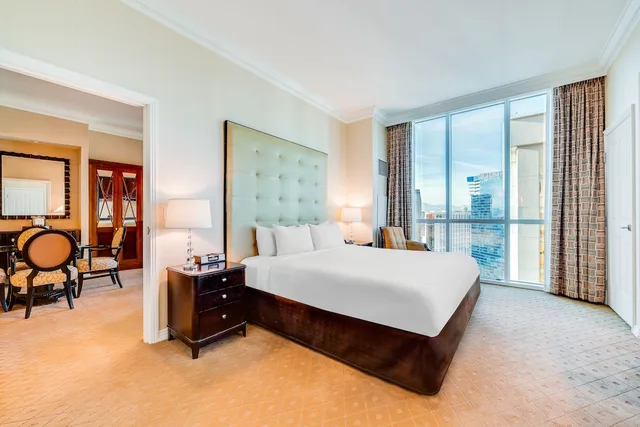 1 Bedroom, Suite, Strip View, Sofa, Balcony، Jet Luxury Resorts @ The Signature Condo Hotel 3/8