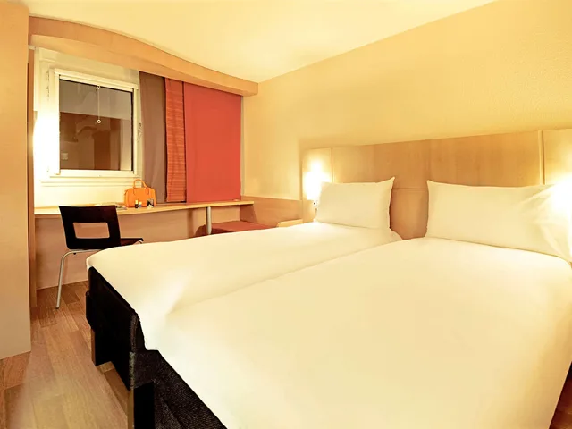 غرفة بسريرين منفصلين، Ibis Lleida 2/4