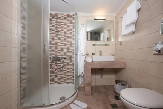 شقة غراند بسريرين منفصلين بغرفتي نوم مع أريكة، Meni Apartments Hotel 5/5