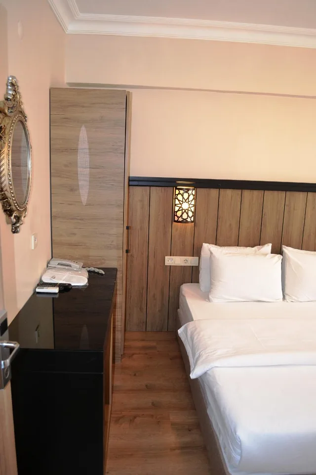 غرفة قياسية ثلاثية بسرير مزدوج وسريرين منفصلين، Istanbul Comfort Hotel 2/2