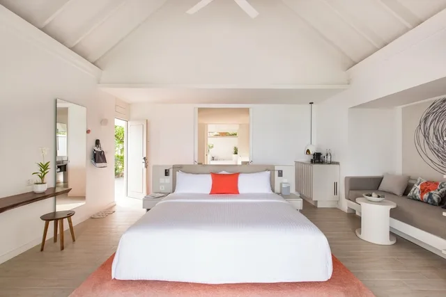 Beach Villa, King Bed، LUX South Ari Atoll 2/6