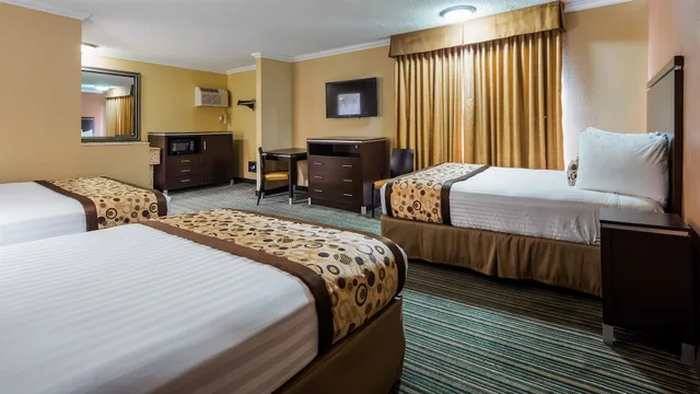 غرفة قياسية بسريرين كوين، Best Western Courtesy Inn - Anaheim Park Hotel 1/10