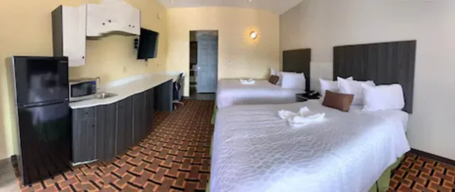 غرفة ديلوكس مفردة بسرير كينج، HomeStay Inn & Suites Edinburg 1/2