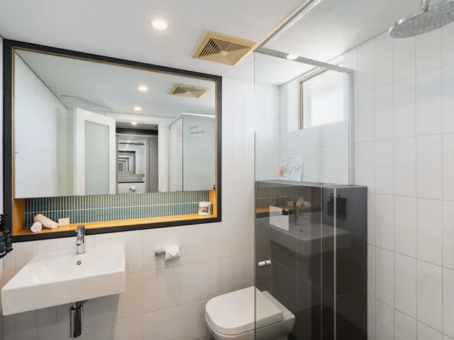 Deluxe, King Bed, City Side, Mantra Bunbury 6/6