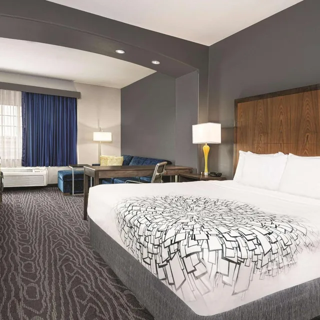 غرفة تنفيذية بسرير كينج، La Quinta Inn And Suites By Wyndham Mercedes 2/5