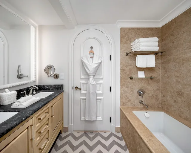 جناح بريميير بسرير كينج بشرفة، Palm House 2/3