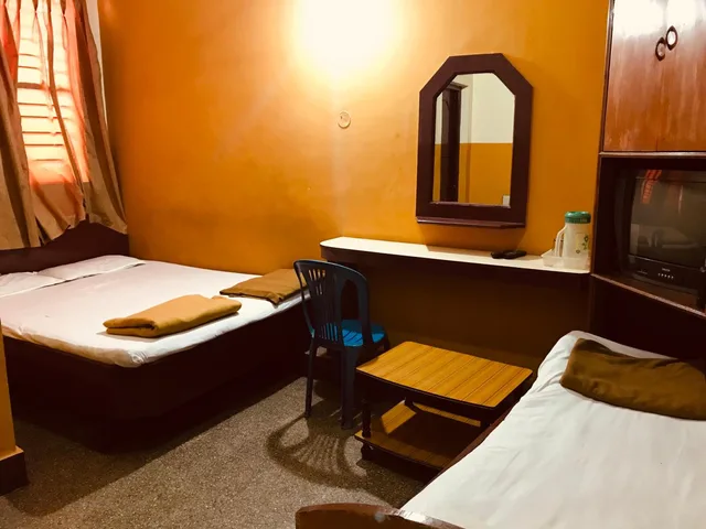 غرفة اقتصادية ثلاثية، Green's Residency 1/1