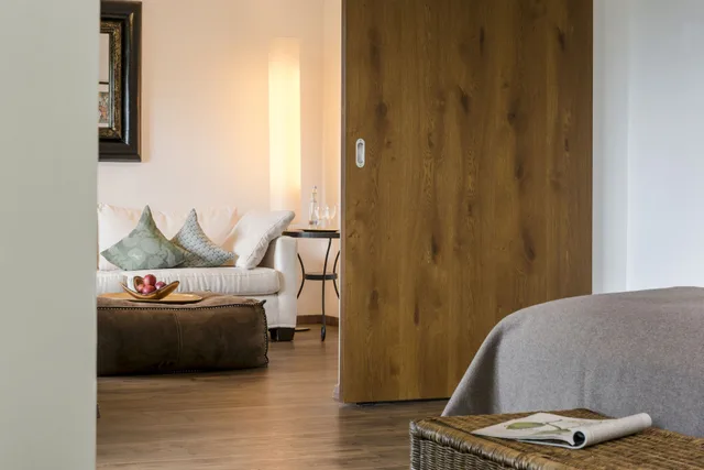 جناح بسرير كينج بإطلالة على البحيرة بشرفة بغرفة نوم واحدة مع أريكة، Exclusive Hotel Der Westerhof 10/10