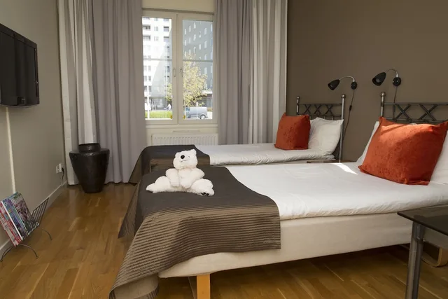 غرفة بسريرين منفصلين، Maude Apos S Hotel Enskede 1/4