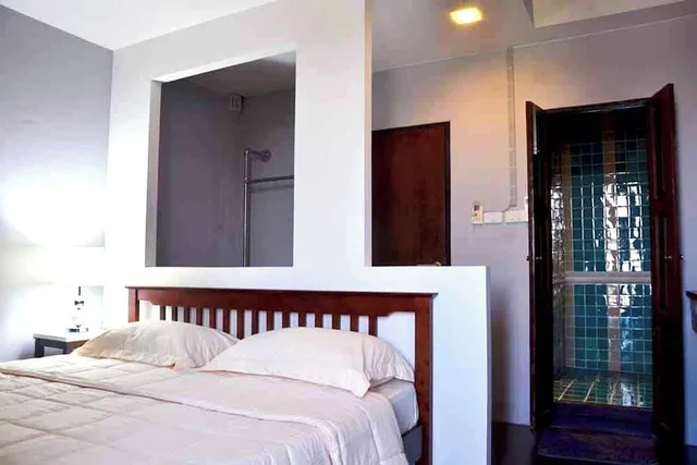 غرفة ديلوكس بسرير كينج بشرفة، Baankieng Guesthouse Lampang 2/6