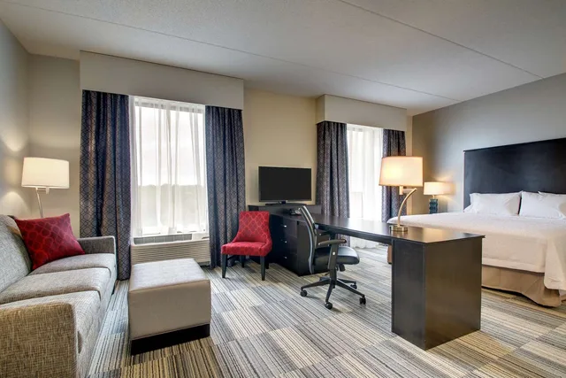 جناح استوديو بسرير كينج مع أريكة لذوي الإعاقة، Hampton Inn Suites Greenville Airport 2/3