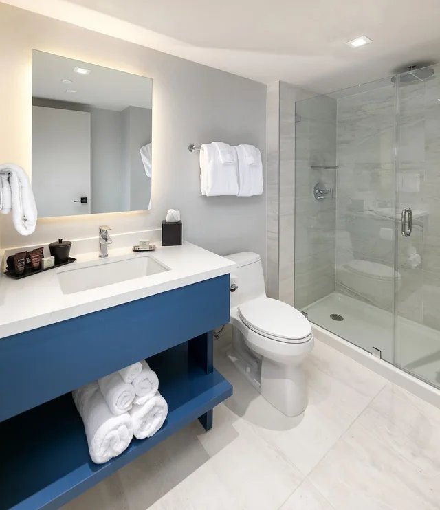 Renovated, Pines, Connecting, 1 King and 2 Queen Beds, Ocean View، La Jolla Cove Suites 2/3