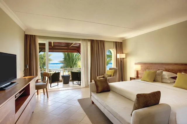 غرفة بسريرين منفصلين بإطلالة على البحر، Outrigger Mauritius Beach Resort 4/10