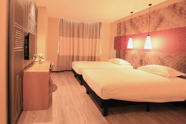 Ibis Xuzhou East Huaihai Road Hotel، Yunlong 23/41