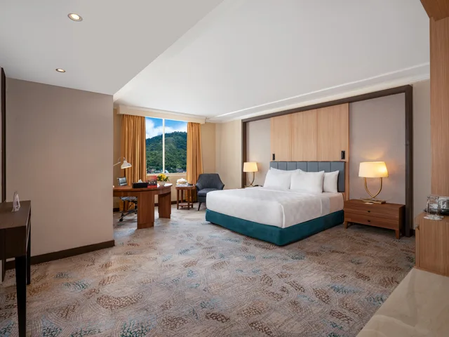 Executive, King Bed, Hill View، Swiss-Belhotel Papua Jayapura 2/2