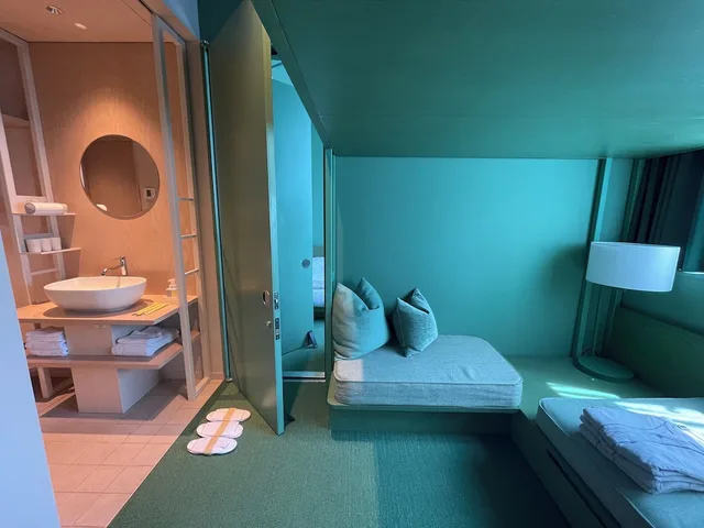 Connecting, Green, 4 Beds, Sofa، Toggle Hotel Suidobashi TOKYO 8/8