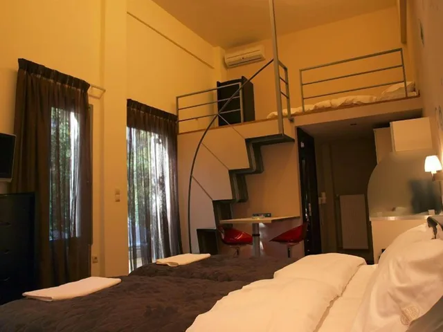 Loft, Queen Bed, Sofa, Athens Habitat 1/3