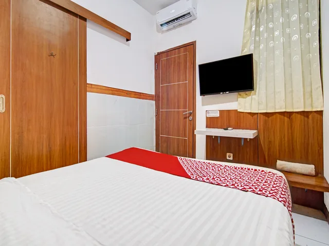 غرفة بسرير مزدوج، Reddoorz Near Mall Of Indonesia 1/8