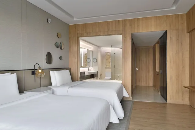 Room, Single Bed, Hill View، The Westin Mumbai Powai Lake (ex Renaissance Mumbai) 5/9