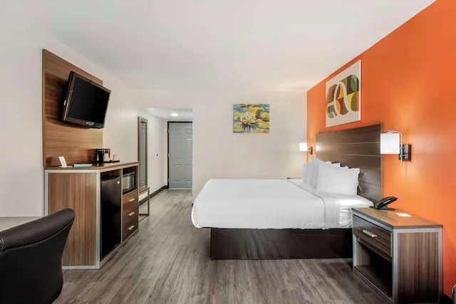 غرفة قياسية بسرير كينج، Best Western Statesville Inn 2/9
