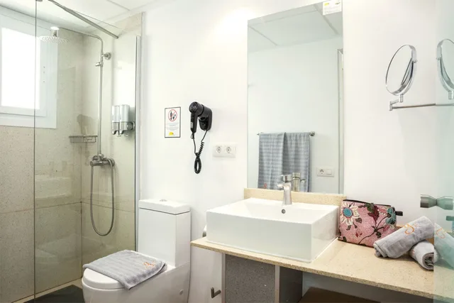 غرفة قياسية بسريرين منفصلين بغرفة نوم واحدة مع أريكة، BLUESEA Lanzarote Palm 4/4