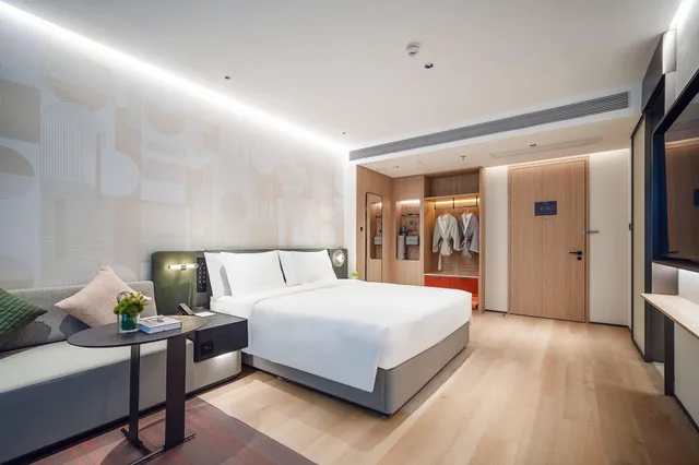 غرفة بريميوم بسرير كينج لذوي الإعاقة، Even Hotel Shanghai Jinqiao By IHG 1/4