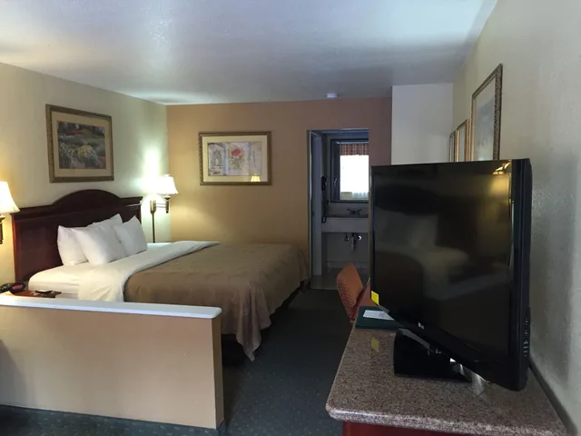 غرفة قياسية بسريرين كوين، Econo Lodge Inn and Suites Eagle Pass, TX 9/10