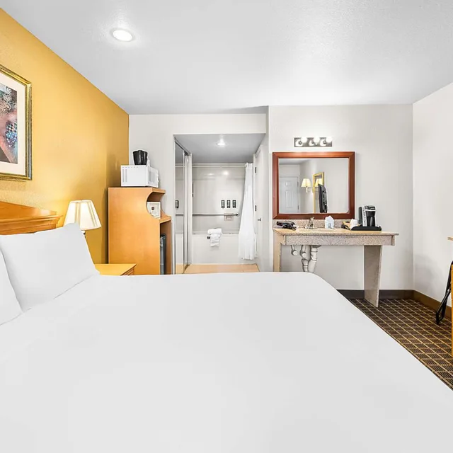 جناح بسرير كوين لذوي الإعاقة، SureStay Plus Hotel by Best Western San Jose Central City 5/6