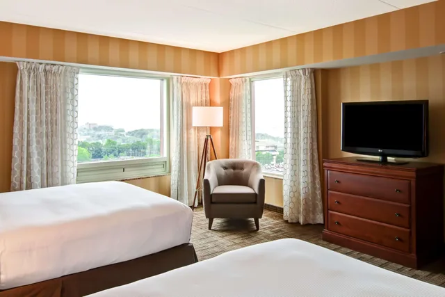 جناح بسريرين كوين، DoubleTree Fallsview Resort & Spa by Hilton - Niagara Falls 1/3