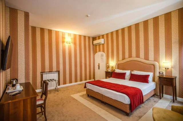 غرفة سوبيريور بسرير مزدوج، Relais Fontana di Trevi 4/10