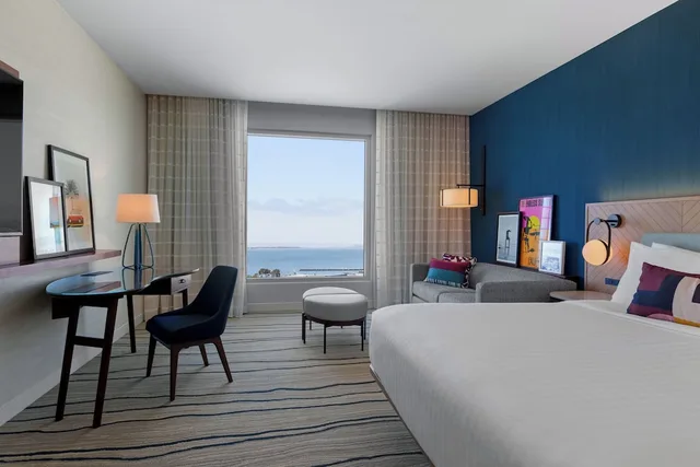 Room, King Bed, Bay View, Sofa, Accessible, Gaylord Pacific Resort & Convention Center 4/9
