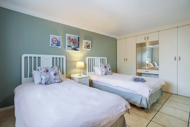 2 Bedrooms, Economy, Apartment, 1 Double and 3 Single Beds، Ilita Lodge 1/6