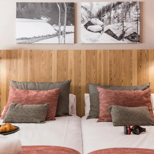 Interior, Double Bed, Hotel Grand Pas 8/10