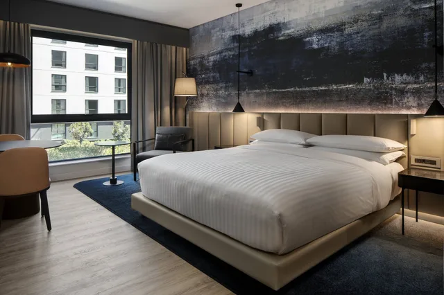 Wonderful, Guest Room, King and Double Bed, Club Lounge Access، Johannesburg Marriott Hotel Melrose Arch 1/2