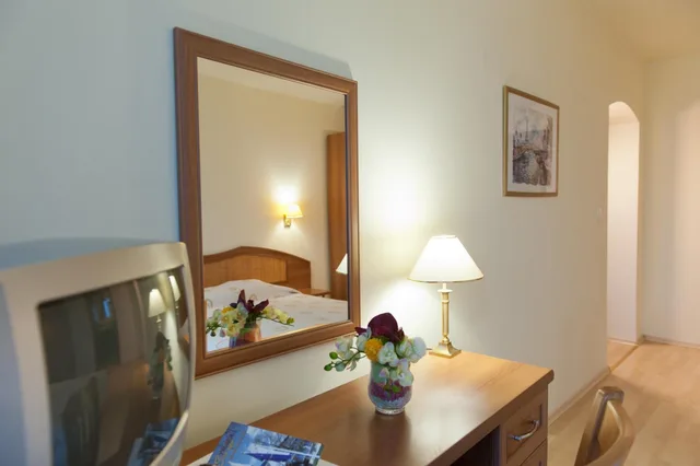 جناح عائلي بشرفة، Hotel Astrea 3/5