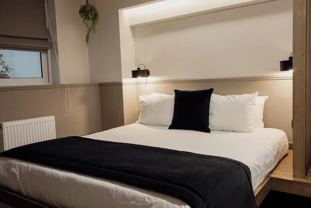 Sir, Comfort, Suite, Queen Bed, Sofa، Sir Athens 5/10