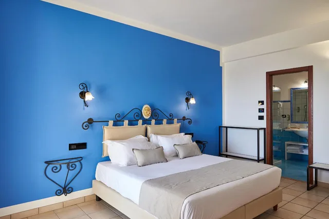 غرفة ديلوكس بسرير مزدوج بإطلالة على البحر بشرفة، Hotel Montecallini - Adult Only 14 4/7