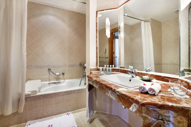 غرفة قياسية ثلاثية، Hilton Pyramids Golf Resort 3/3