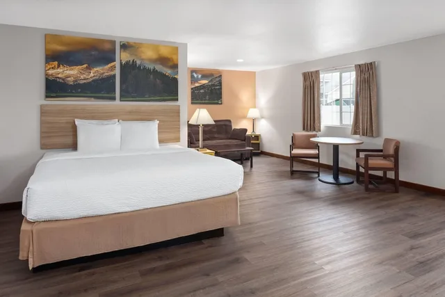 جناح استوديو بسرير كينج لذوي الإعاقة، Days Inn & Suites By Wyndham Spokane Airport Airway Heights 3/10