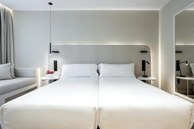 Design, Twin Beds, Ramblas View، Royal Ramblas 1/2