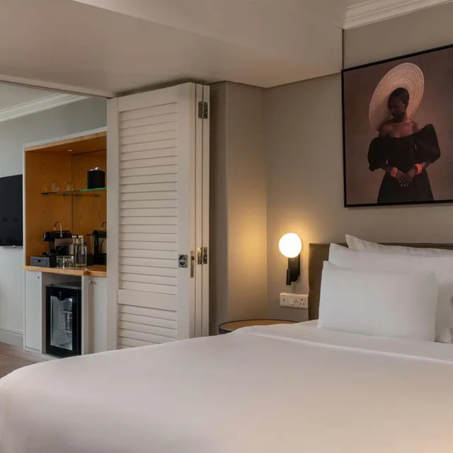 جناح جونيور بإطلالة على البحر بشرفة، Radisson Collection Hotel, Waterfront Cape Town 2/7